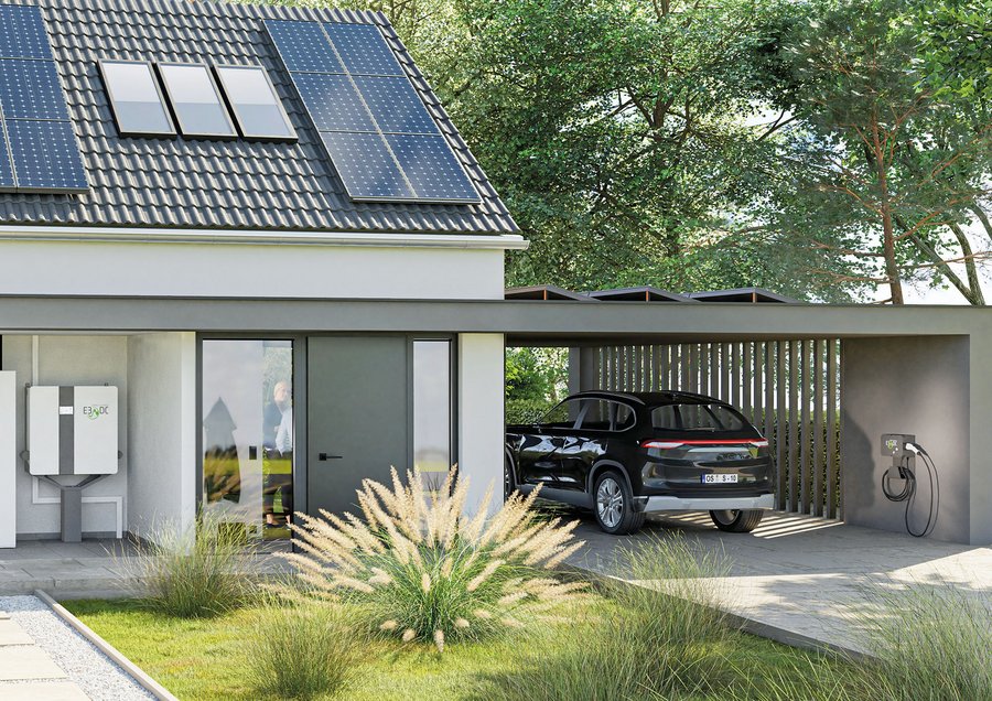 Eine intelligente Kombination aus Photovoltaikanlage, Speicher und Wallbox sorgt dafür, dass das E-Auto beinahe komplett aus der Kraft der Sonne geladen werden kann. Foto: djd/E3/DC