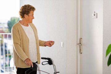 Praktische Alltagshilfe für ältere Menschen